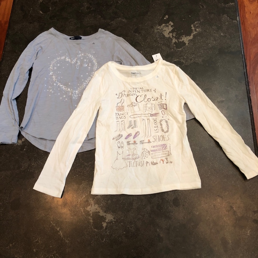 NWT - set of 2 Gap long sleeve screen tees - 6/7